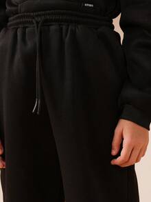 SUMWON 男童连帽衫和运动裤套装，撞色袖子休闲运动服 - 黑色 - 查看 7
