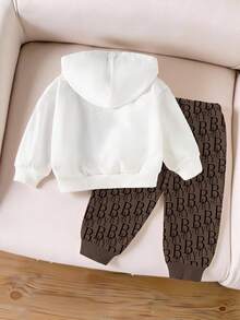 SHEIN 1 套男婴休闲时尚字母印花连帽运动衫和字母全印花运动裤套装，舒适日常穿着，秋冬 - 彩色 - 查看 2