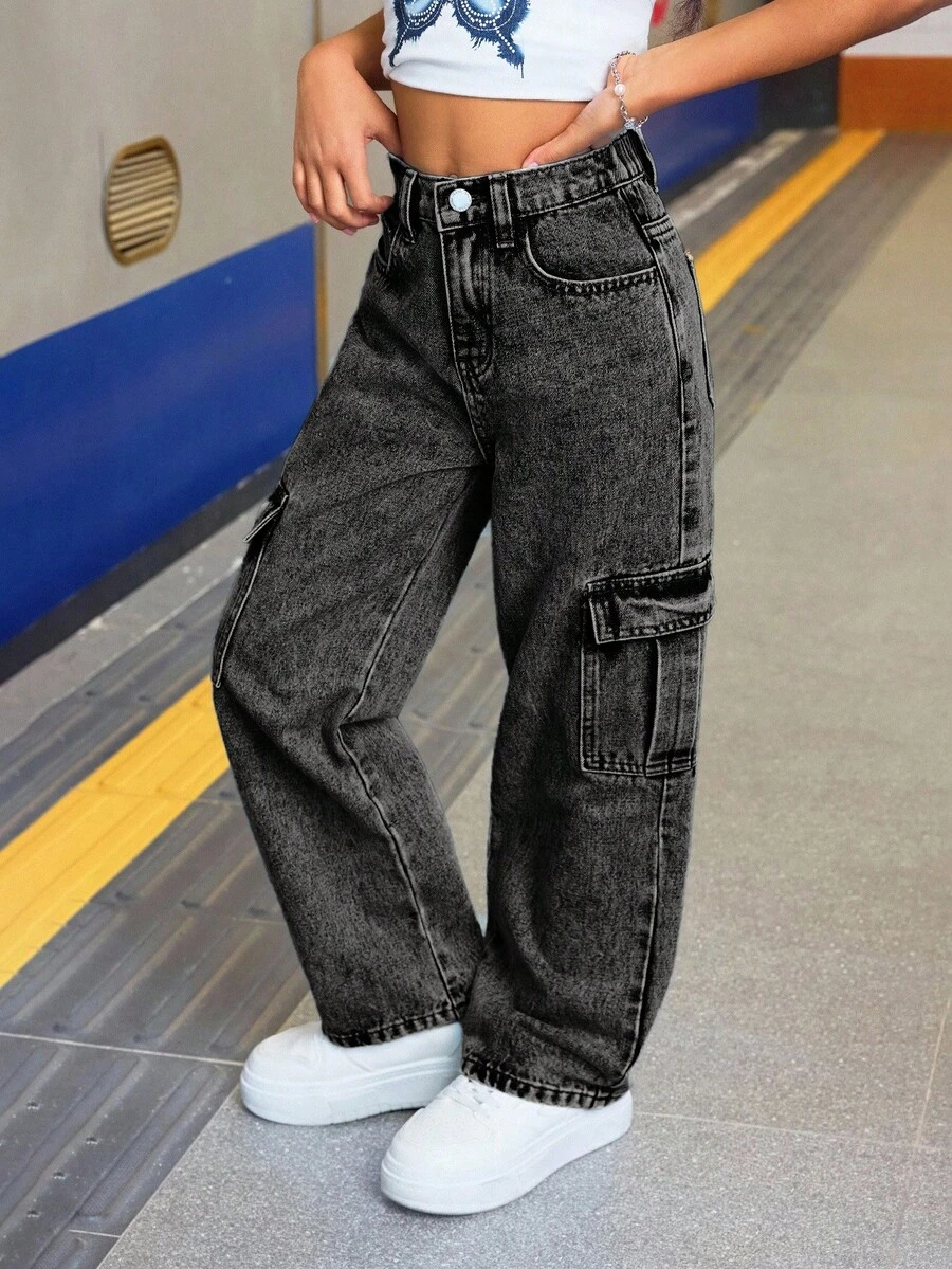 SHEIN 少女休闲宽松牛仔裤，带翻盖口袋和撞色缝线细节，直筒工装裤，适合春夏穿着，Y2K夏季街头复古水洗牛仔工装裤 - 黑色 - 查看 1