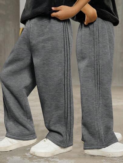 SHEIN Boys Clothes 1-Pack Young Boys Casual College Comfortable Fashionable Simple Street Loose Version Practical And Versatile Pleated Sweatpants Trousers Comfortable And Thick Suitable For Daily Use Suitable For School Suitable For Travel Suitable For Sports Suitable For Spring, Summer, Autumn And Winter Seasons Suitable For School Start, Back To School Season, Opening Ceremony.