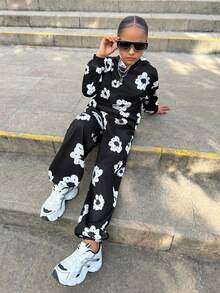 Tween Girl Loose Black & White Print Hoodie Sweatshirt And Sweatpants Set 2 Piece Pants Set All Over Floral Pant Set - Black and White - View 4