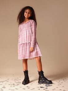 SUMWON 女童长袖粉色格纹网眼荷叶边连衣裙，带褶饰紧身胸衣和分层裙，适合上学和玩耍 - 粉色 - 查看 4