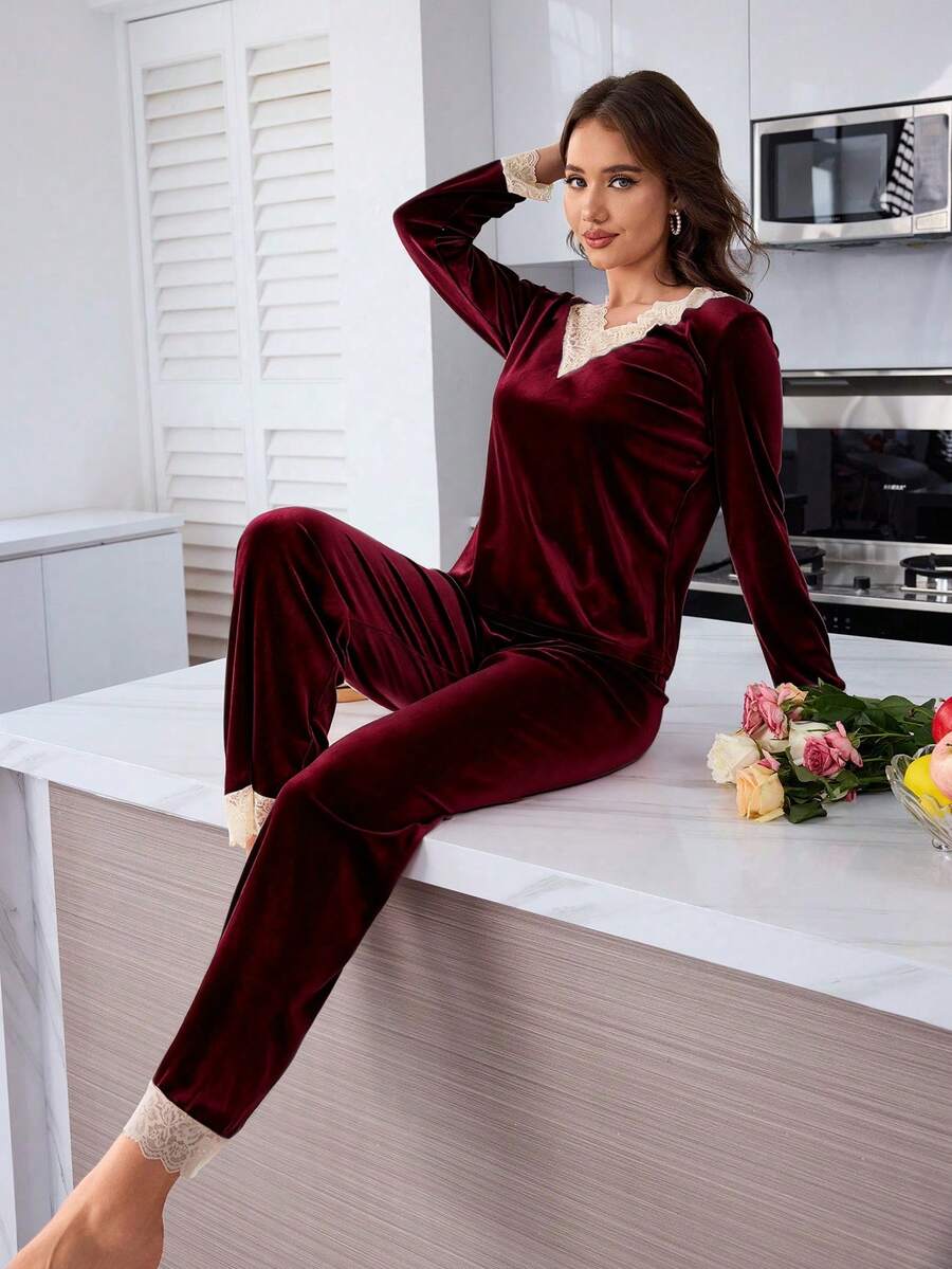 SHEIN 女士简约优雅天鹅绒蕾丝边长袖上衣和裤子舒适两件套睡衣,莲花粉,冬季服装 - 酒紅色 - 查看 1