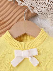 SHEIN 女婴时尚可爱百搭蝴蝶结百褶裙毛衣套装、外套 - 黃色 - 查看 3