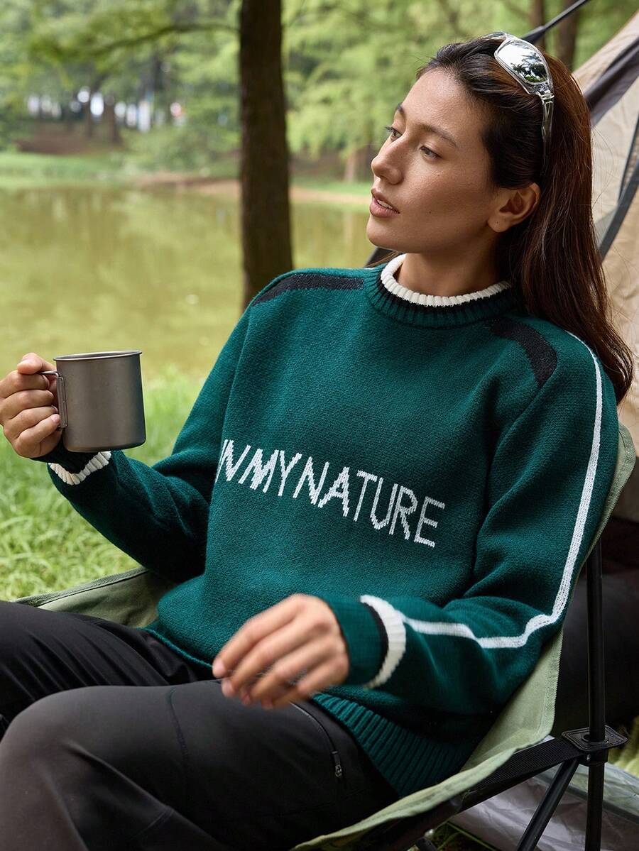 In My Nature كنزة صوفية نسائية بطباعة حرف بألوان متباينة وأكمام طويلة - أخضر - مشاهدة 1