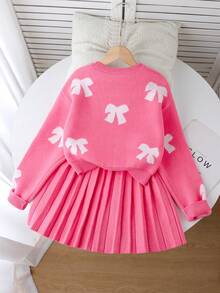 SHEIN Áo len cổ tròn màu xanh dương ngọt ngào, đa năng dành cho bé gái tuổi teen, phối cùng chân váy xếp ly họa tiết hoa, phù hợp mặc ở nhà, đi chơi, dự tiệc, đi học. Chân váy hồng dễ thương cho bé gái, kiểu Pháp, mùa xuân thu, quần áo bé gái mùa thu đông, chân váy hồng thắt nơ thanh lịch cho bé gái, chân váy mùa đông cho bé gái. - Hồng - Xem 2