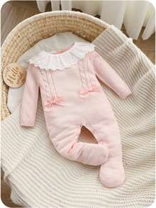 SHEIN Baby Girls' Sweater Jumpsuit,Pink Autumn Cute Sweet Matching Family Embroidered Floral Trim,Bow Decor,Snap Button,Soft Comfortable For Daily Wear - Baby Pink - View 1