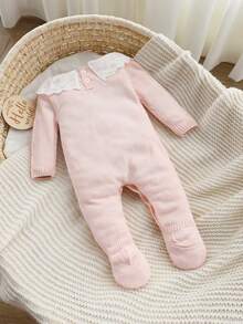 SHEIN Baby Girls' Sweater Jumpsuit,Pink Autumn Cute Sweet Matching Family Embroidered Floral Trim,Bow Decor,Snap Button,Soft Comfortable For Daily Wear - Baby Pink - View 2