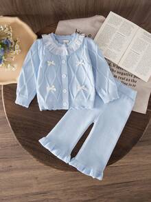 SHEIN 女婴休闲时尚可爱蓝色针织长袖开衫和针织阔腿长裤两件套。柔软舒适，适合日常穿着和旅行。 - 淺藍色 - 查看 2