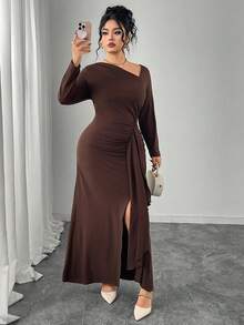 Modelyn Damen Große Größen elegantes Rüschen-Saum asymmetrischer Ausschnitt Langarm figurbetontes Kleid - Schokoladenbraun - Übersicht 7