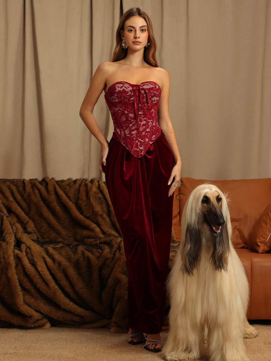 Glamine Charm Damenkleid für den Abend mit Spitzen- und Schnürdetails, die Sinnlichkeit und Verfeinerung nahtlos miteinander verbinden. Ob für ein Date-Outfit, ein verführerisches kleines Burgunderkleid oder feminine Partykleidung - Bordeaux - Übersicht 1