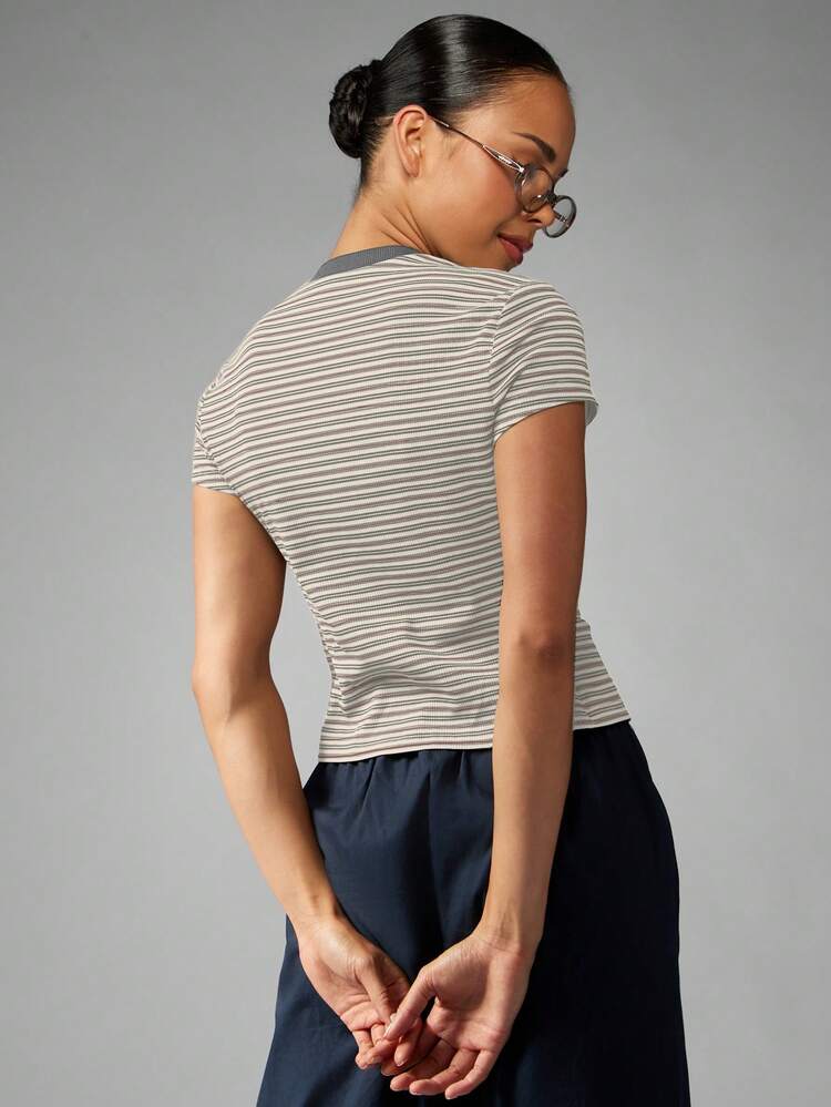 MISSGUIDED Maglietta a maniche corte con bottoni frontali, a costine, casual, con cardigan a righe per donna