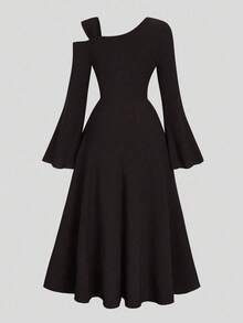 SHEIN Elenzya Gaun Pesta Maxi Bodycon Elegan untuk Wanita Ukuran Plus, Warna Polos, Rajutan Bergaris, Bahu Asimetris, Lengan Mengembang, dan Hiasan Ruffle - Coffee Brown - View 2