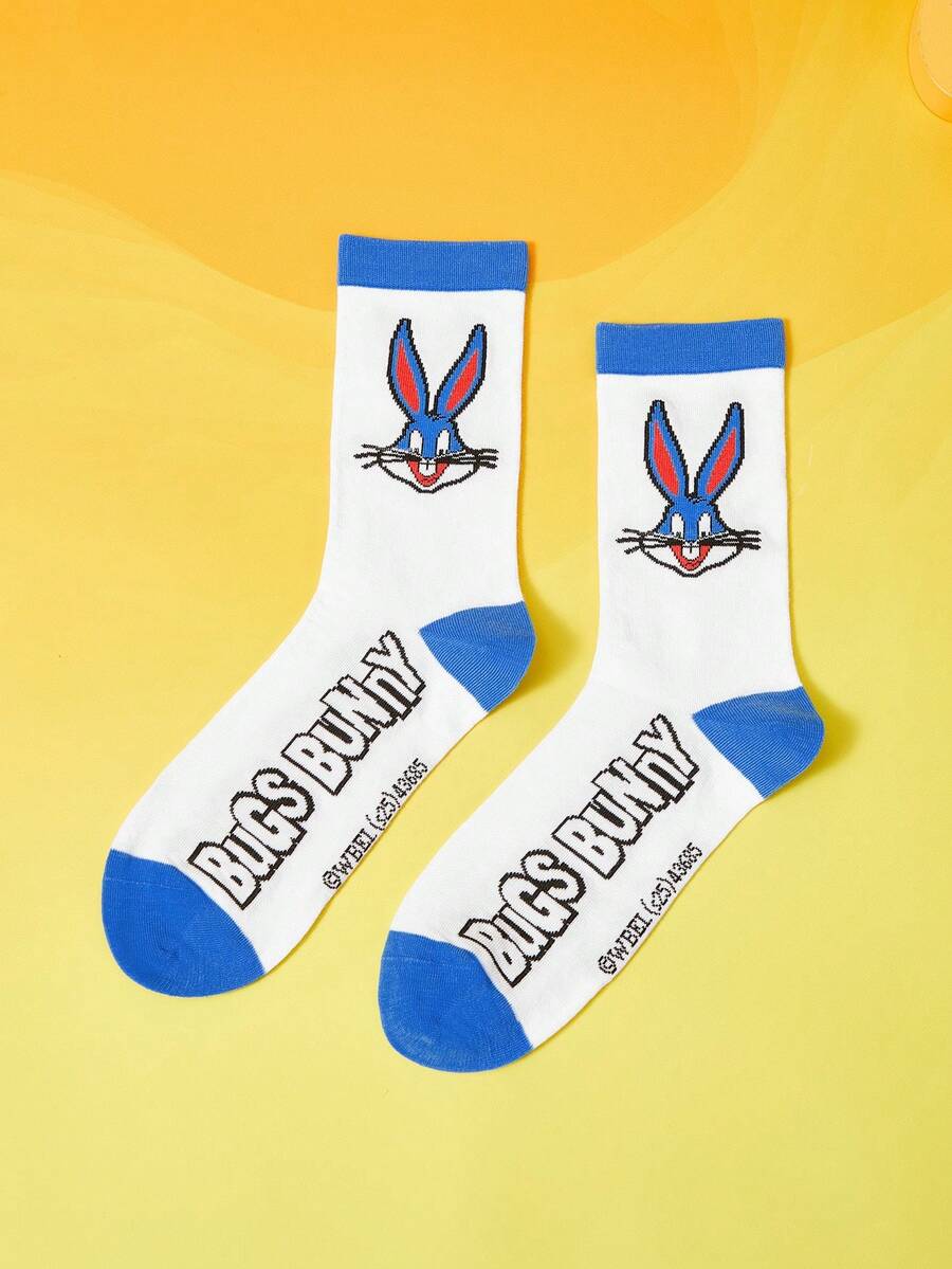 LOONEY TUNES X SHEIN Calcetines de tripulación cómodos y suaves para mujer con contraste de color, letras y diseño de conejo - Azul y blanco - Ver 1