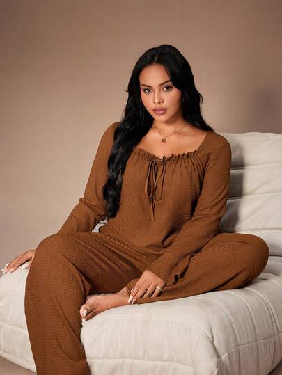 Lazeform Conjunto de pijama casual de talla grande para mujer con top de manga larga con cuello de corazón y pantalones en unicolor con estampado jacquard y pliegues, con lazo delantero, ropa de invierno