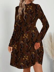 EMERY ROSE Vestido corto casual de estilo vacacional con estampado floral, cuello alto y cintura ceñida, otoño