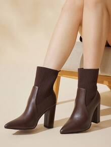 CUCCOO BASICS بوت نسائية ذات كعب سميك وأصبع مدبب باللون البني الداكن، أنيقة للتنقل والاستخدام اليومي، متعددة الاستخدامات، قصيرة الساق من الأقمشة المحبوكة