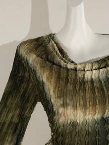 SHEIN ICON 秋季女式西部波西米亚风复古哥特露肩外出扎染印花不对称下摆长袖喇叭袖时尚T恤 - 軍綠色 - 查看 4