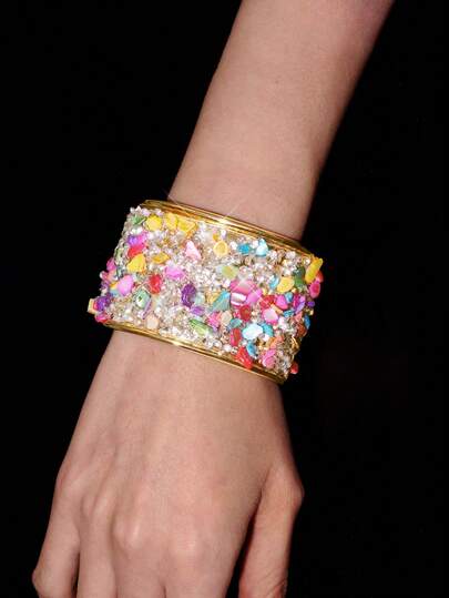 Y2Kool 1 Stück Metallarmreif mit eingebetteten Steinen und Strass, leicht und personalisiert, verstellbarer Öffnungsmechanismus