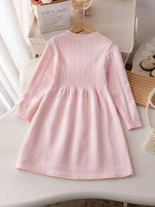 SHEIN 可爱的小女孩针织毛衣裙，4-7 岁，精致的针织纹理搭配甜美的蝴蝶结装饰，适合春/秋、秋/冬、学校、公园郊游、儿童派对，轻松散发公主气息，精致的扭绳和针织图案搭配可爱的蝴蝶结装饰，温柔而俏皮 - 粉色 - 查看 2