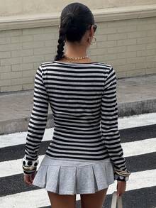 Muchica 女士棉混纺黑灰条纹半拉链 T 恤 - 彩色 - 查看 2