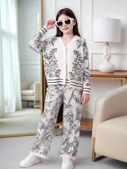 Sparklyn Bộ đồ len nữ mùa thu đông 2025 phong cách mới - Màu be, vải jacquard hoa cổ điển, kiểu dáng mềm mại, áo khoác len dài tay + quần dài, phù hợp với trang phục hàng ngày và thường ngày