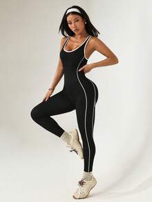 Dewbera Nahtloser, hochdehnbarer Sport-Fitness-Jumpsuit, Kontrast-Farbdesign in Schwarz und Weiß mit rückenfreiem Jacquard-Design