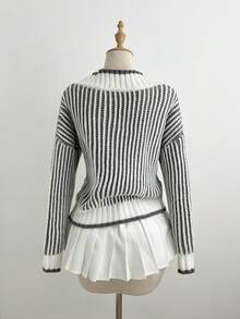 SHEIN Unity 1 pièce Pull ample en tricot asymétrique à col V rayé pour femmes, gris, style décontracté universitaire, manches longues, convient pour l'hiver - Gris - Voir 2