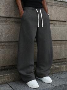 Manfinity Hypemode 男士休闲宽松运动裤，适合日常休闲穿着、周末出游、朋友聚会、旅行等轻松的社交活动。这款裤子是男士衣橱中不可或缺的百搭单品，也是送给男朋友或老公的绝佳礼物。 - 深灰色 - 查看 3