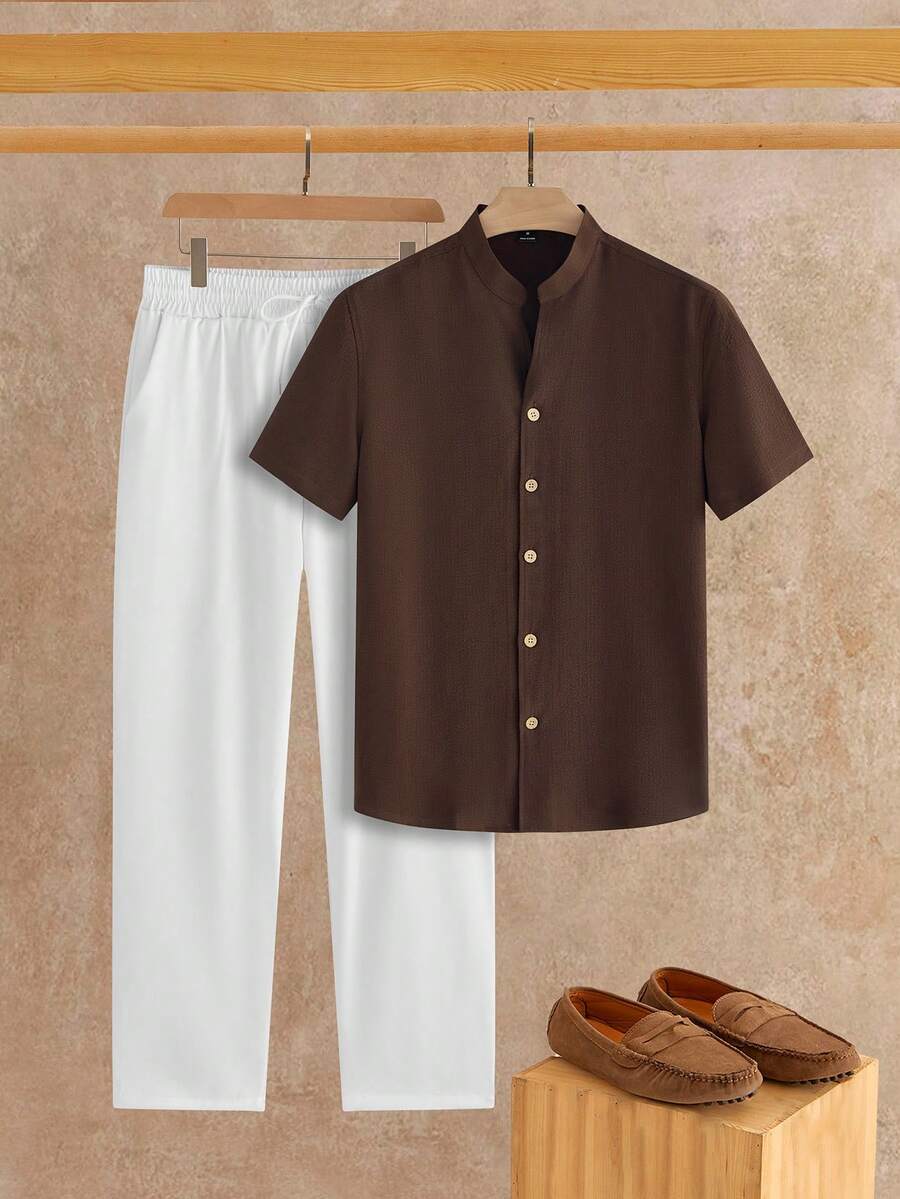 HIMLAND 男士纯色立领短袖休闲前扣衬衫套装 - 棕色 - 查看 1