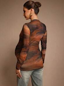 MaterniChic 扎染印花不对称领口长袖修身孕妇T恤 - 彩色 - 查看 2