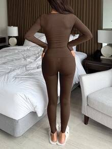 DAZY 2件套女士纯色舒适针织圆领修身打底家居服套装，冬季服装 - 棕色 - 查看 2