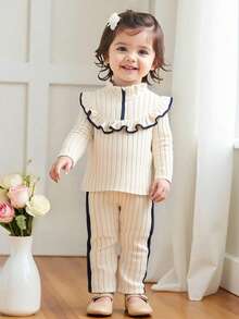Conjunto deportivo casual para bebé niña con textura acanalada, bloques de color, volantes, empalme, cremallera y cuello alto - Beis - Ver 8