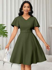Lunelith SHEIN Lunessa 女式纯色 A 字形 V 领系带优雅短袖连衣裙 - 軍綠色 - 查看 6