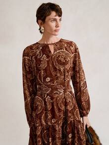 SHEIN Stylify 25+ Váy maxi voan xếp ly họa tiết hoa paisley cổ chữ V, eo xếp ly dành cho nữ, trang phục công sở thu/đông dành cho nữ - màu nâu - Xem 6