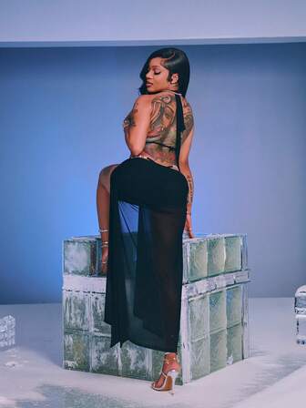 GloRilla x SHEIN ICON 女式长款透视性感黑色派对连衣裙，性感深 V 领露背网眼连衣裙，秋冬