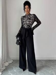 Rafferiza Combinaison femme avec empiècements en dentelle, col rond, manches longues avec poignets à fourrure. Tenue élégante pour soirée, style sophistiqué pour le Nouvel An, sorties, mode urbaine