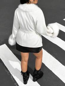 SHEIN EZwear 大码毛领大衣，腰间系带，休闲优雅，适合秋冬季和圣诞节穿着。 - 米色 - 查看 2