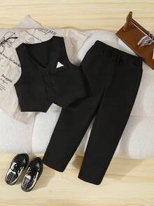 SHEIN 2 件套年轻男孩绅士西装套装，包括黑色假口袋背心和松紧腰休闲裤，不含衬衫，不含蝴蝶结配饰，适合婚礼、表演、派对、生日、圣诞节和毕业典礼正式穿着