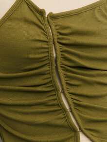 Nöista Women's Y2K Contrast Color Ruched Sleeveless Fitted Crop Top - Green - View 7
