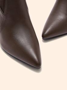 CUCCOO BASICS بوت نسائية ذات كعب سميك وأصبع مدبب باللون البني الداكن، أنيقة للتنقل والاستخدام اليومي، متعددة الاستخدامات، قصيرة الساق من الأقمشة المحبوكة