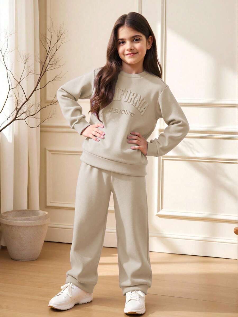 SHEIN Bộ quần áo nỉ và quần dài in chữ đơn giản thoải mái cho bé gái tuổi mới lớn - Màu be - Xem 1