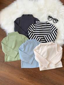 SHEIN Set di 5 magliette a collo alto a maniche lunghe con fodera termica, colore unito, confortevoli, versatili, casual, di stile di base, adatte per uso interno, esterno, quotidiano, sport, feste, servizi fotografici, festival, streetwear, Natale, Capodanno, abbigliamento autunnale e invernale per bambini maschi, magliette a maniche lunghe per bambini maschi, canotte per bambini maschi