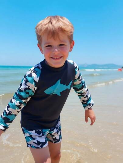 SHEIN 男童卡通鲨鱼印花泳衣套装，适合海滩和游泳