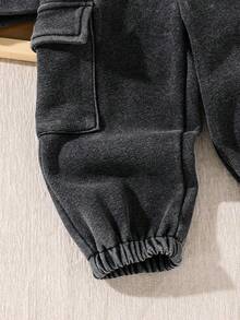 SHEIN Playful Pals Baby Boys & Girls Street-Style Washed Vintage Round Neck Sweatshirt And Pocket Cargo Sweatpants Set, Fashion Outfit Suitable For Spring/Autumn Outings, Photo Shoots, And Gatherings Baby Boy Two Piece Set Newborn Baby Boy - Black - View 5