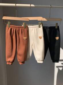 SHEIN 3件套男婴保暖内衬可爱小熊图案运动裤套装，舒适百搭，休闲时尚，适合日常穿着，室内、室外、滑雪、运动、派对、拍照、节日、街头风、运动服、慢跑裤、圣诞节、新年等场合。