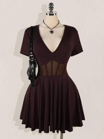 SHEIN ICON 加大码黑色 V 领短袖针织连衣裙，腰部镂空鱼骨针织连衣裙，Y2K，暑假，女士夏季连衣裙，毕业典礼和返校服装