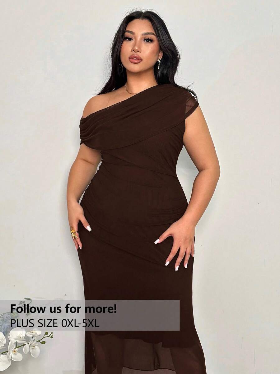 Firerie 大码春秋新款优雅不对称肩短袖褶皱腰针织连衣裙，休闲时尚百搭女士连衣裙，女士婚礼宾客礼服，女士秋季服装，女士优雅连衣裙 - 棕色 - 查看 1