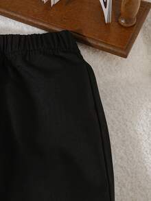 SHEIN 2 件套年轻男孩绅士西装套装，包括黑色假口袋背心和松紧腰休闲裤，不含衬衫，不含蝴蝶结配饰，适合婚礼、表演、派对、生日、圣诞节和毕业典礼正式穿着