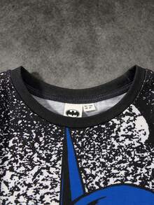 BATMAN X SHEIN 年轻男孩休闲卡通人物图案圆领落肩宽松针织T恤 - 深灰色 - 查看 5